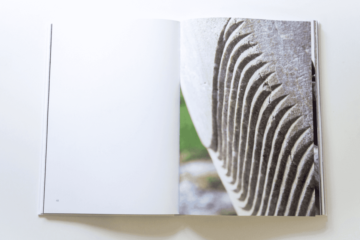 Uppslag från fotoboken De vackra i vardagen.